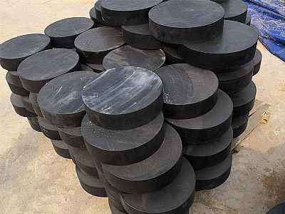 龙泉驿板式橡胶支座由若干层橡胶片与薄钢板经加压硫化